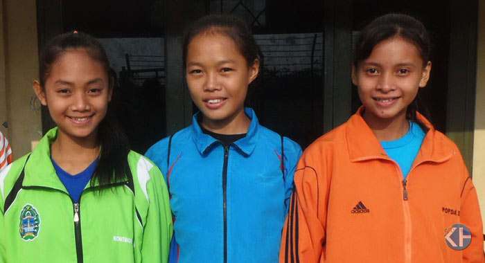 Tria Suryatininsih, Kartini Rahayu, dan Rika Ayu Wulandari. Para atlet PON Remaja 2014. Foto: Sarwo.