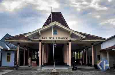 Balai Desa Logandeng Kecamatan Playen. Foto: Stsujoko.