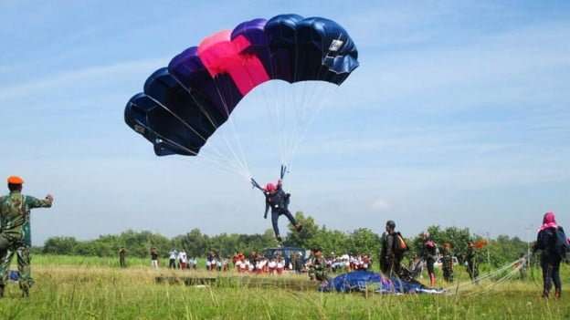 Paskhas Tni Au Gelar Terjun Payung Di Lanud Gading Kh