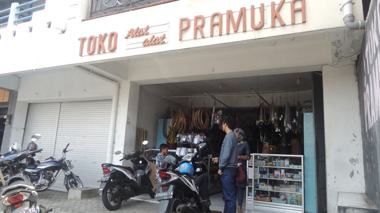Toko Pramuka di Jl Sumarwi Wonosari, berdiri sejak 1986.