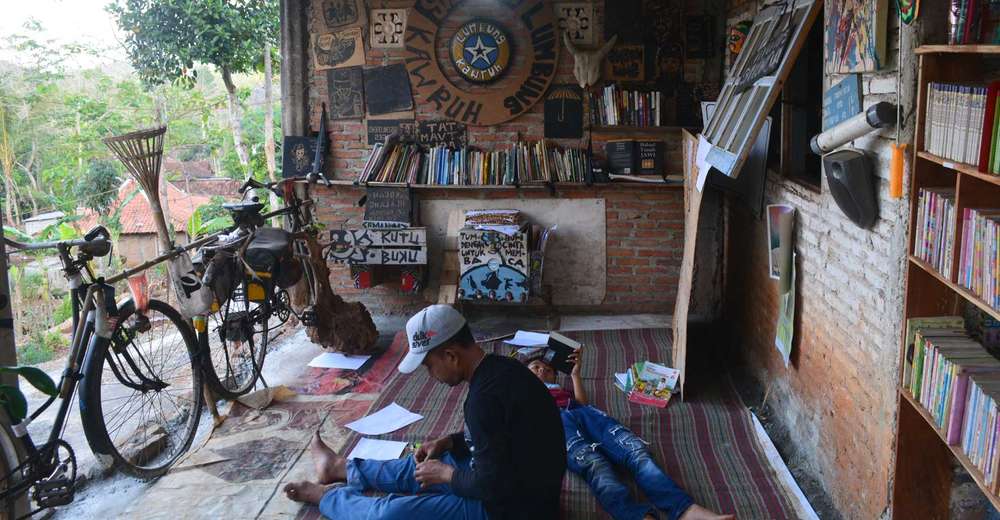 Perpustakaan Lumbung Kawruh; Dusun Ngurak-urak Desa Petir Kecamatan Rongkop